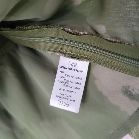 ASTR the Label Toscana Babydoll Blouse Green Floral Bubble Sleeve Size Small - Picture 6 of 10